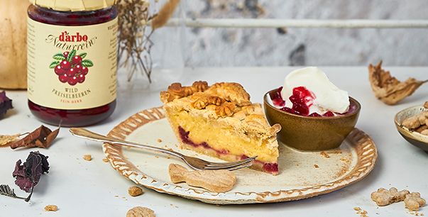 Pumpkin pie with lingonberries