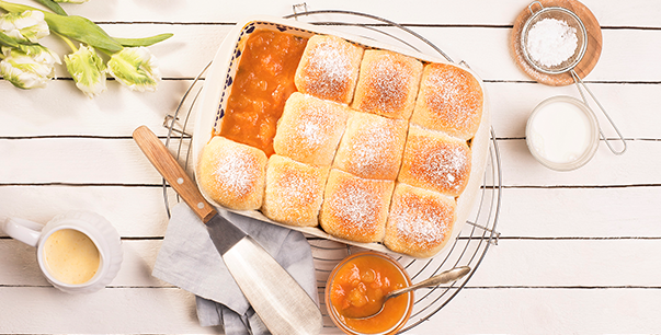 Sweet rolls with apricot dessert