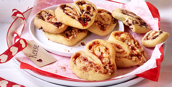 Shortcrust-pastry heart-shaped biscuits