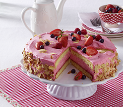 Creamy berry torte